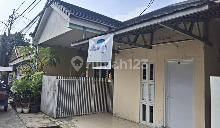 Rumah Pinggir Jalan Muat 2 Mobil Lokasi Strategis 2