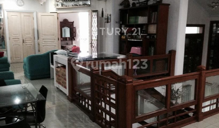 Rumah Hook Lega 7 Kamar Tidur dan Siap Huni di Klender 2