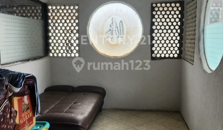 3-Bedroom House, Spacious 135 M2 in Pulomas, East Jakarta 2