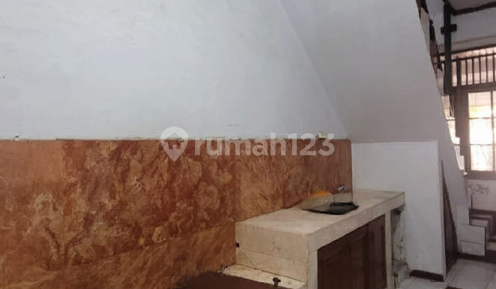 Rumah Tinggal Lokasi Strategis di Jakarta Pusat Lingkungan Nyaman 2