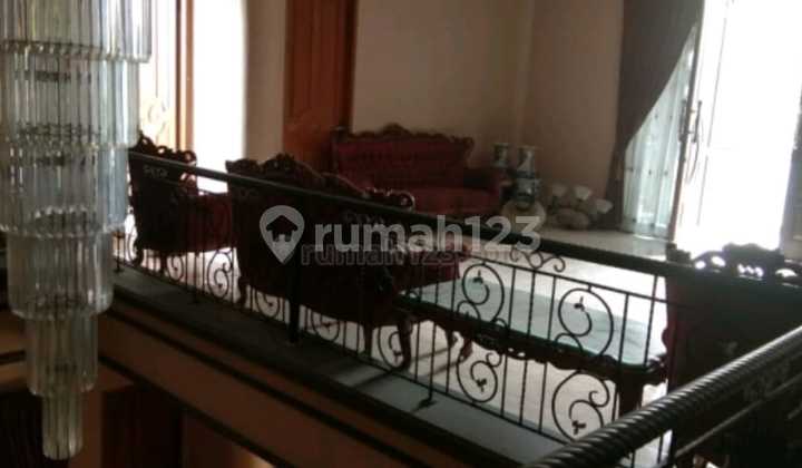 Turun Harga!! Dijual Rumah Mewah di Utan, Kayu, Jakarta Timur Turun Harga!! Dijual Rumah Mewah di Utan, Kayu, Jakarta Timur
