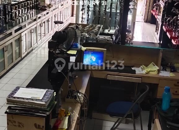 Ruko 4 Lantai Sangat Strategis untuk Usaha Percetakan Negara Ruko 4 Lantai Sangat Strategis untuk Usaha Percetakan Negara