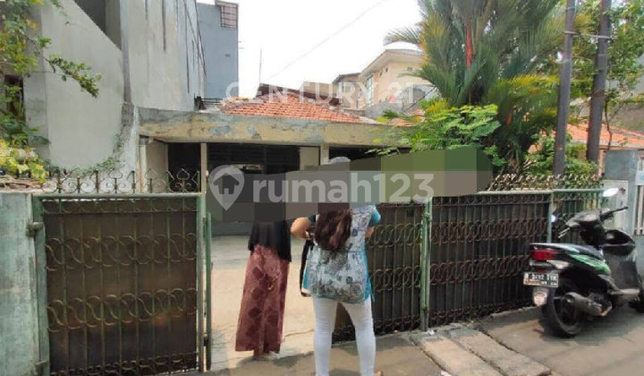 Old House Cheap Land Calculation Utan Kayu East Jakarta