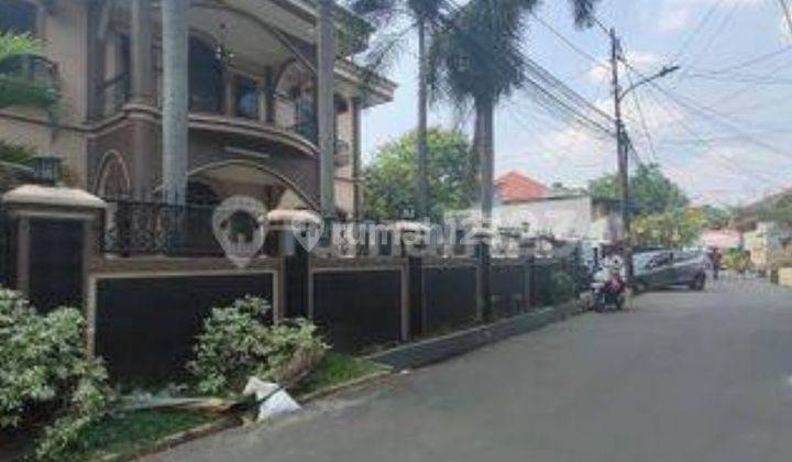 Turun Harga!! Dijual Rumah Mewah di Utan, Kayu, Jakarta Timur 1