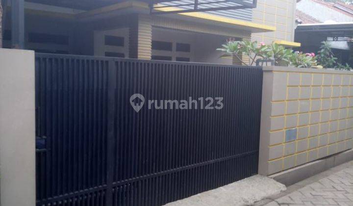 Rumah siap huni dekat gerbang tol Ciputat  2