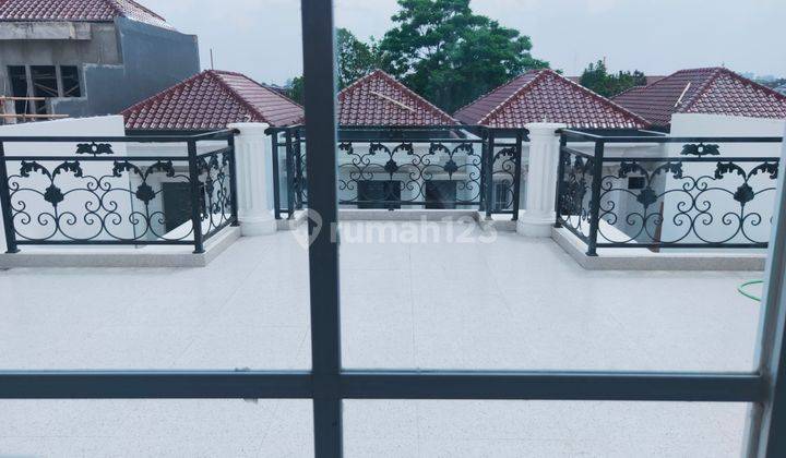 Rumah Mewah Dekat Gerbang Tol Brigif Antasari Jakarta Selatan  2