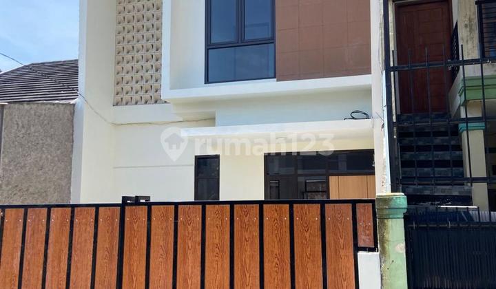 Rumah Baru 2 Lantai dengan Desain Modern 2