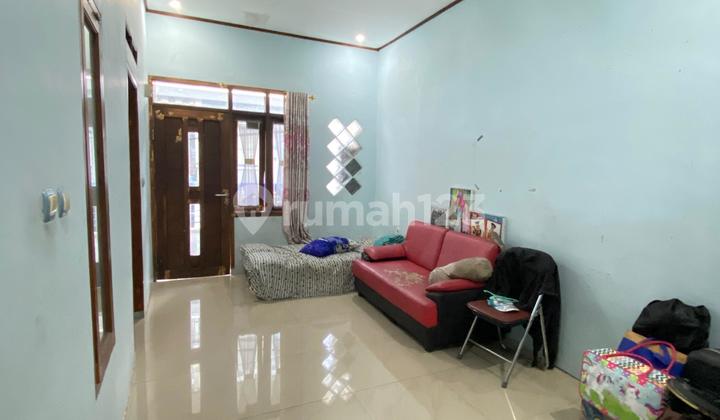 For Sale 2-Story Residential House in Cisaranten 700 million For Sale 2-Story Residential House in Cisaranten 700 million