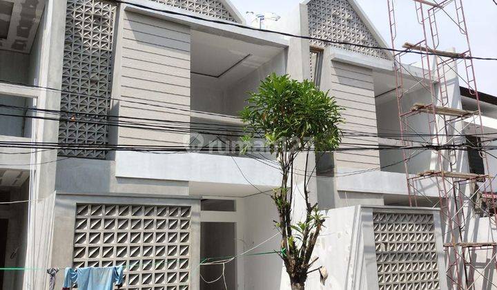 Rumah model Scandinavian baru Gress lokasi Surabaya Timur  2