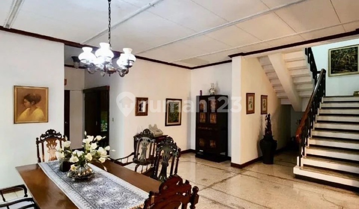 Well-Maintained Old House Inside a Large Complex of Pondok Indah, Strategic Location 2