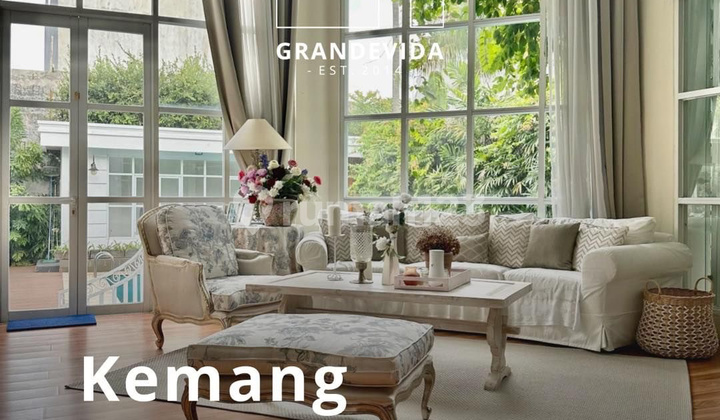 Luxurious Classic House Siap Huni Terawat Bangunan 2 Lantai Di Kemang Jakarta Selatan Luxurious Classic House Siap Huni Terawat Bangunan 2 Lantai Di Kemang Jakarta Selatan