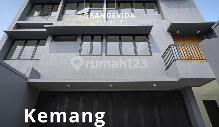 Brand New House Desigm Minimalis Tropis Bangunan 3 Lantai Plus Rooftop Di Kemang Brand New House Desigm Minimalis Tropis Bangunan 3 Lantai Plus Rooftop Di Kemang