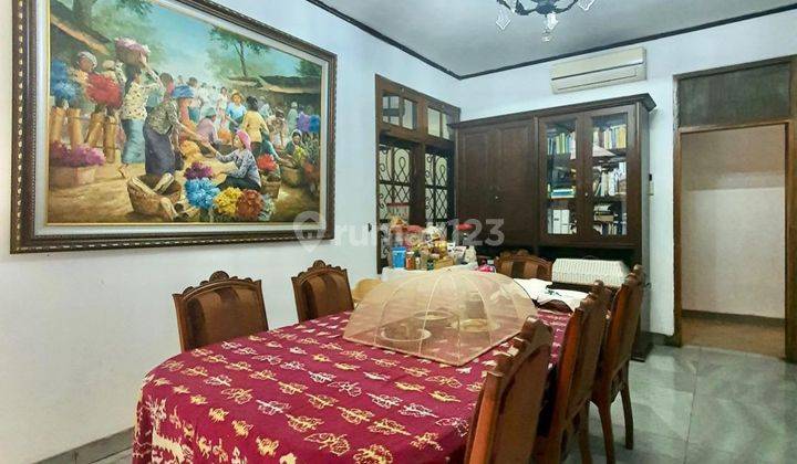 RUMAH MEWAH DESIGN CLASSIC BANGUNAN 2 LANTAI TERAWAT DI PONDOK INDAH 2