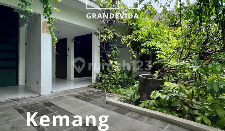 RUMAH DI KEMANG TANAH LUAS DAN BANGUNAN TERAWAT 1 LANTAI BEBAS BANJIR