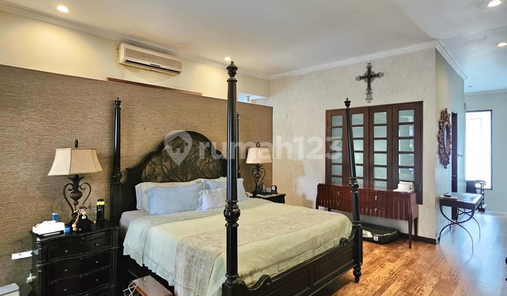RUMAH DI KEMANG AMPERA MEWAH NUANSA RESORT HALAMAN LUAS DAN BANGUNAN BESAR 2