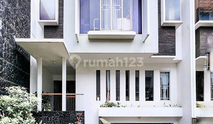 Rumah 3 Lantai Plus Rooftop Dalam Townhouse View City Kebayoran Baru