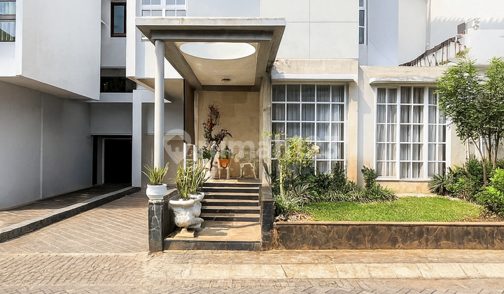 Rumah Siap Huni 2 Lantai Dalam Townhouse Kemang Jalan Lebar Bebas Banjir