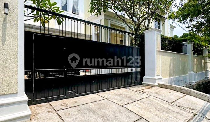 Rumah Klasik 2 Lantai Jalan Lebar Cipete Dekat Mrt