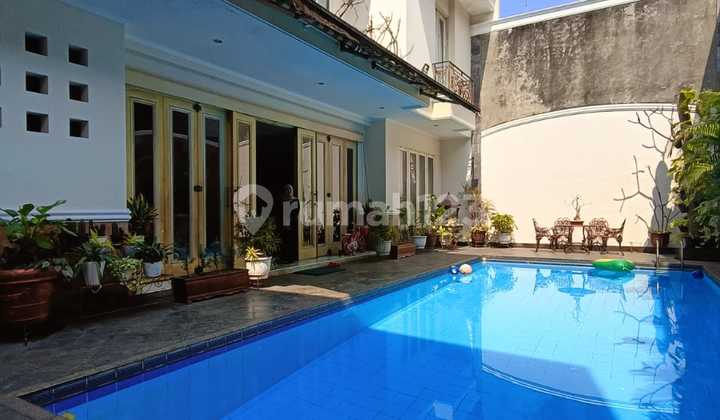 House in Blok M Area Near MRT, Well-Maintained and Move-In Ready, Safe, Green, and Comfortable Location.