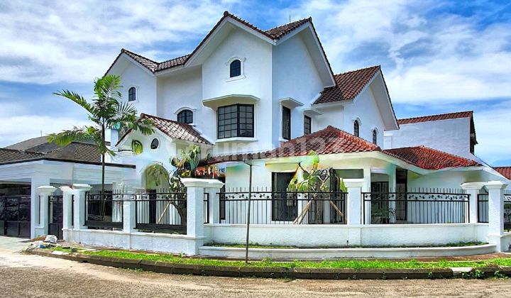 BRAND NEW HOUSE LEBAK BULUS RENOVASI TOTAL BANGUNAN CANTIK DI HOOK
