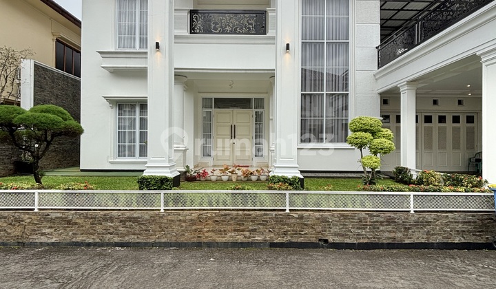 Newly Renovated Classic House in a Complex, Ready to Live In, Flood-Free in Cilandak Newly Renovated Classic House in a Complex, Ready to Live In, Flood-Free in Cilandak