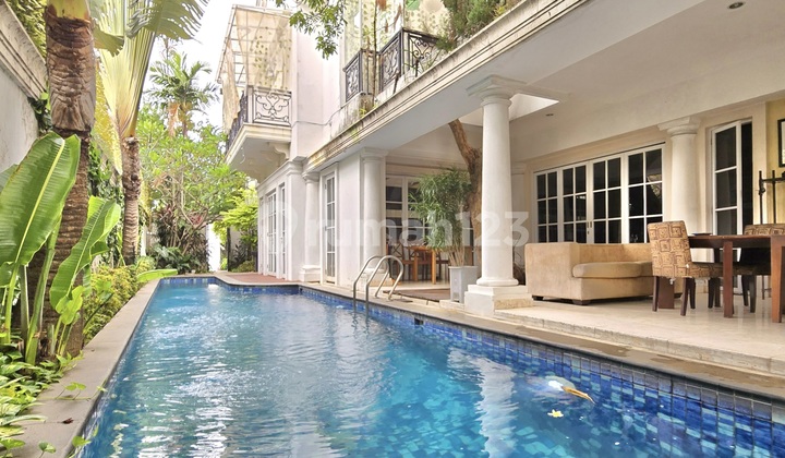 Rumah Klasik Dalam Townhouse Cipete One Gate Private Pool Rumah Klasik Dalam Townhouse Cipete One Gate Private Pool