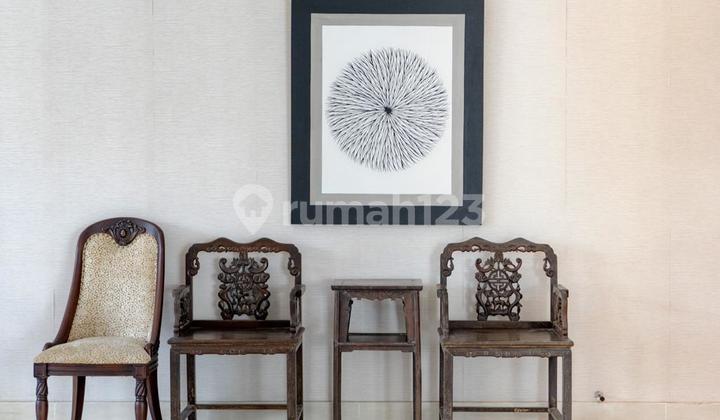 6 Bedrooms Luxury Villa