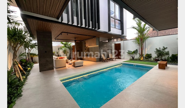 Brand New Modern Tropical Luxury Open Living Space Villa Prime Location in Berawa Canggu