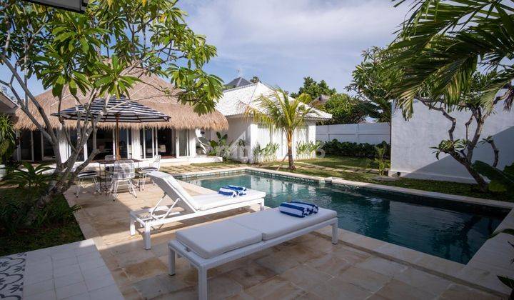 Luxury 4 Bedrooms Tropical Cozy Style  1