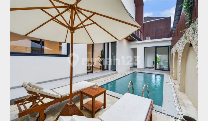 5 Kamar Tidur Lokasi Strategis , Lingkungan Tenang di Jalan Muding Kerobokan Kaja