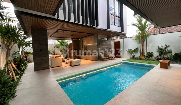 Brand New 3 Bedrooms Modern Luxury Villa In The Prime Location Area Berawa Canggu Brand New 3 Bedrooms Modern Luxury Villa In The Prime Location Area Berawa Canggu