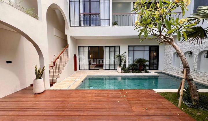 Rumah Baru 3 Kamar Tidur Bergaya Mediterraneanan Modern Villa Lokasi Jimbaran  1