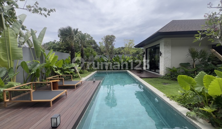 4 Bedrooms Luxury Resort Residential In One Gate System Location At Jimbaran