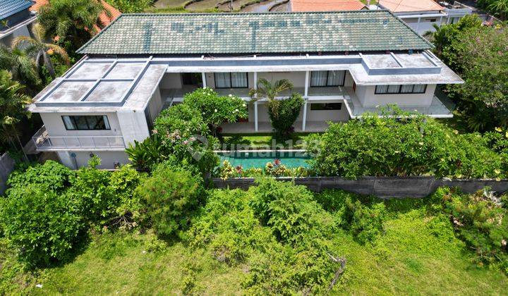 Exquisite Tropical Modern Villa With Rice Field View In Tumbak Bayuh, Canggu 1