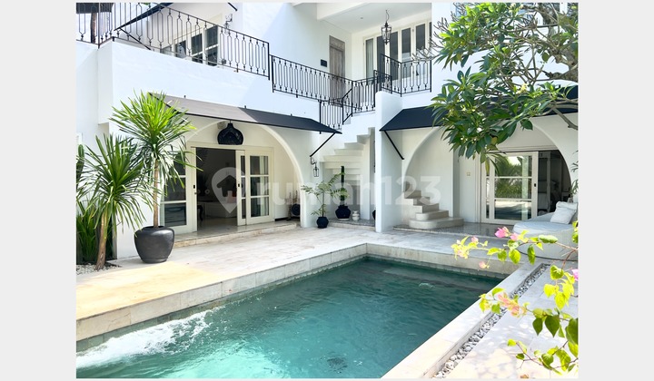3 Bedrooms Luxury Mediterranean Colonial Style located in Canggu 3 Bedrooms Luxury Mediterranean Colonial Style located in Canggu