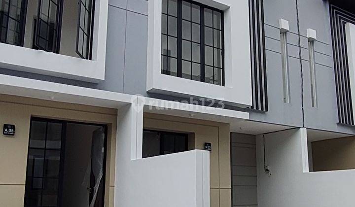 Rumah Regency 1  Surabaya dekat Pakuwon city dan ITS  2