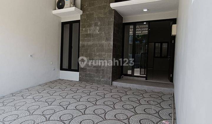 Rumah Surabaya Kutisari SHM Jalan boulevard Dekat Kampus Petra 2