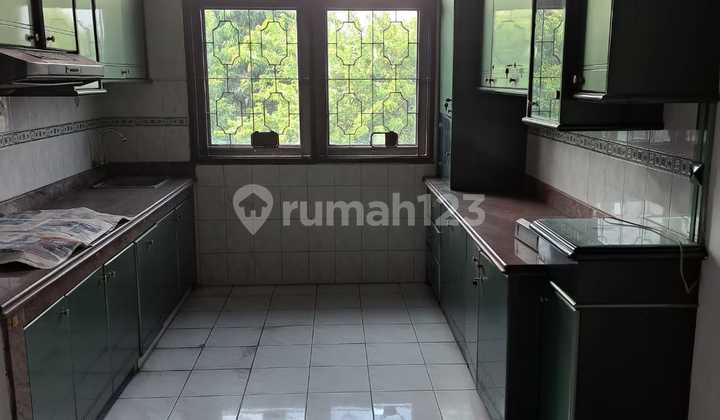 ******** Rumah Tengah Kota Raya Jendral Sudirman 2