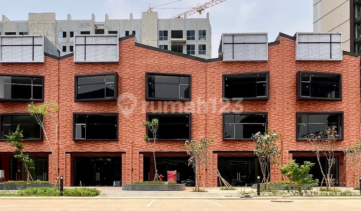 Brand New! Ruko Elevee! Berada Dibawah Apartemen Elevee! Kawasan Premium Sangat Cocok untuk Bisnis!