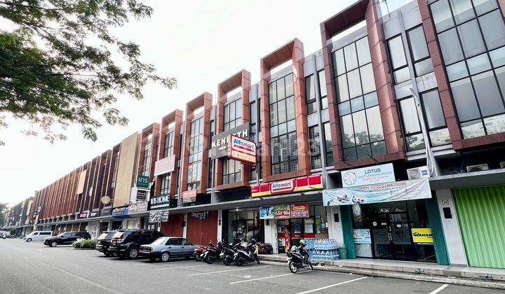 Ruko Hadap Jalan Utama! Barang Langka! Lokasi Sangat Ramai Di Seberang Pasar 8 Kawasan Hoki Untuk Usaha Cocok Bisa Nego di Komplek Crystal 8 Shophouses, Jl. Bhayangkara No.10, Paku Alam, Serpong Utara, Kota Tangerang Selatan, Banten, Indonesia, 15320, Ala