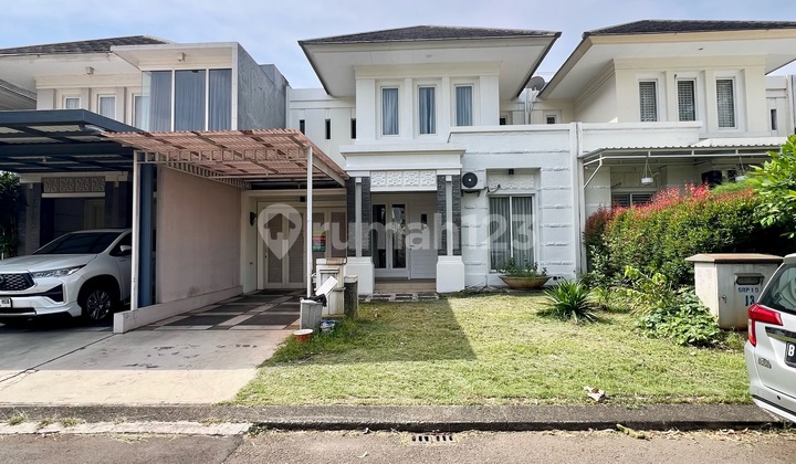 On the Main Road! Adem Sutera Feronia Alam Sutera Cluster! Only 3 Minutes to the Mall Area, Safe and Comfortable with Many Trees in Front of the Park. 2