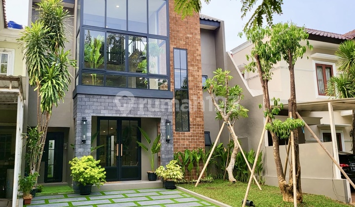 Serasa Tinggal Di Resort! Bangunan Mandiri Di Versailles Bsd City! Kawasan Sangat Asri Rindang Dan Bebas Banjir Keamanan Terjamin Serasa Tinggal Di Resort! Bangunan Mandiri Di Versailles Bsd City! Kawasan Sangat Asri Rindang Dan Bebas Banjir Keamanan Terjamin