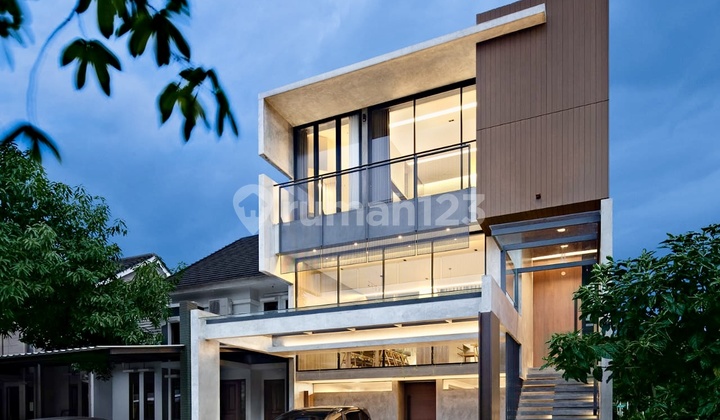 Rumah Mewah Tinggal Bawa Koper Di Kawasan Rindang Sutera Feronia! Bangunan Mandiri Layout Istimewa Bisa Langsung Survei 