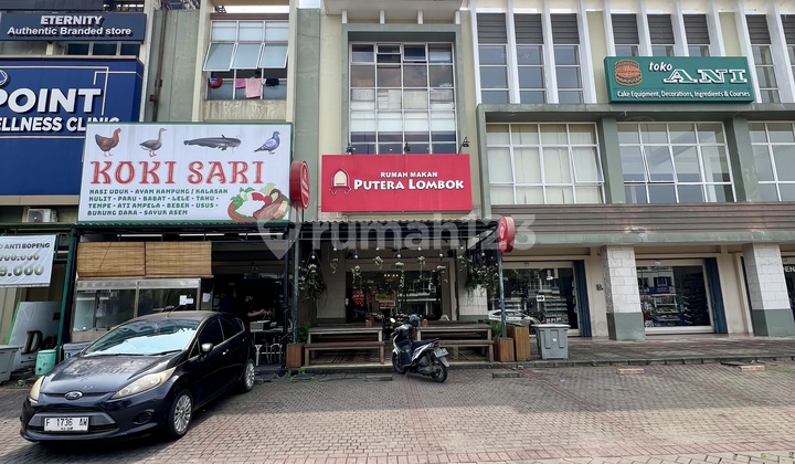 Negotiable Until Sold! Must Sell Fast! North Goldfinch Shop House in Gading Serpong! Best Area in the Heart of Gading Serpong's Culinary Hub Facing Boulevard Road, First Come First Served!