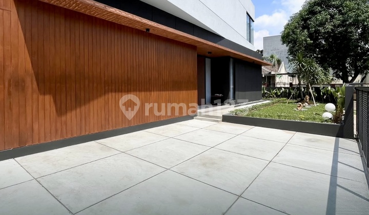 Rumah Cantik Fully Furnished Mewah Di Kencana Loka Bsd! Kawasan Nyaman Aman Dan Sejuk Cocok Untuk Anda Dan Keluarga