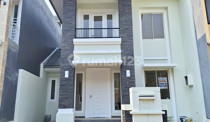 Price Drop! The Coolest Cluster! Sutera Feronia Lush, Comfortable & Quiet Area! Located in an Exclusive Area, Just 5 Minutes to Living World Mall. Nice House with SHM at Jl. Alam Sutera Boulevard, Pakualam, North Serpong District, South Tangerang City, Banten, Alam. Price Drop! The Coolest Cluster! Sutera Feronia Lush, Comfortable & Quiet Area! Located in an Exclusive Area, Just 5 Minutes to Living World Mall. Nice House with SHM at Jl. Alam Sutera Boulevard, Pakualam, North Serpong District, South Tangerang City, Banten, Alam.