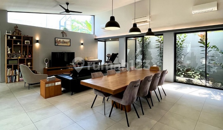 Rumah Rasa Villa! Bellagio Bsd Cool Area! Strategic Location Guaranteed Security Complete Facilities 2