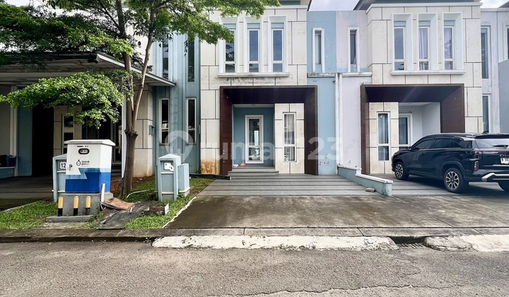 Rare! Beautiful House in Orlanda Cluster, Alam Sutera! 1 Minute to Pasar 8! Complete Facilities, Guaranteed Security! 2