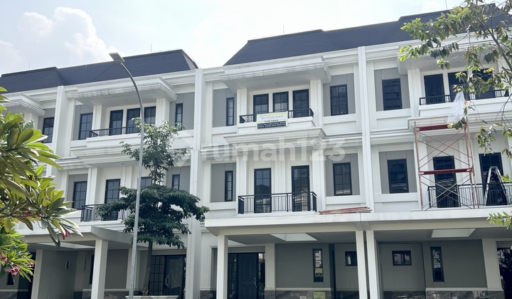 In front of the Park! Best Dealll Slashed Price! Cheapest In Sutera Winona Alam Sutera! Timeless Design Best Location In The Center Of Alam Sutera!