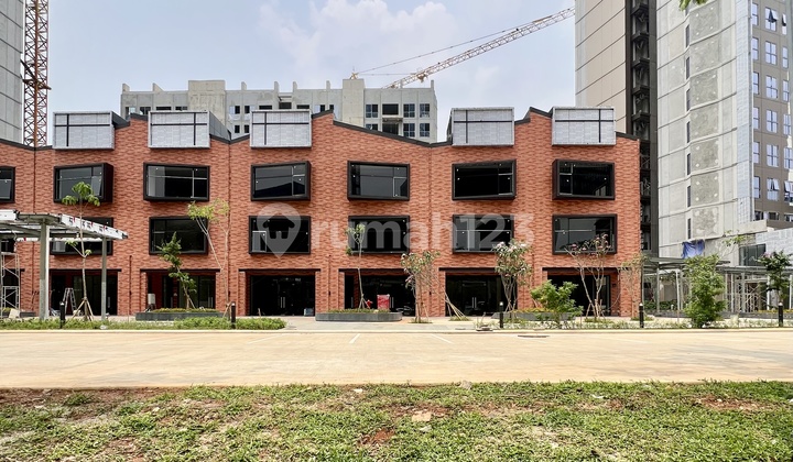 Ruko Elevee! Super Prime Berada di Bawah Apartemen Elevee! Market Sangat Luas dan Dikelilingi Perkantoran! Ruko Baru Siap Buka Bisnis